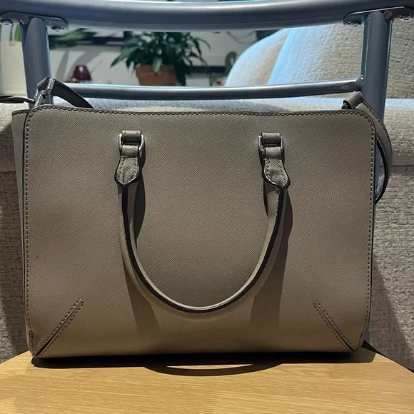 Tory Burch Robinson Small Zip Leather Tote - Picture 3 of 17